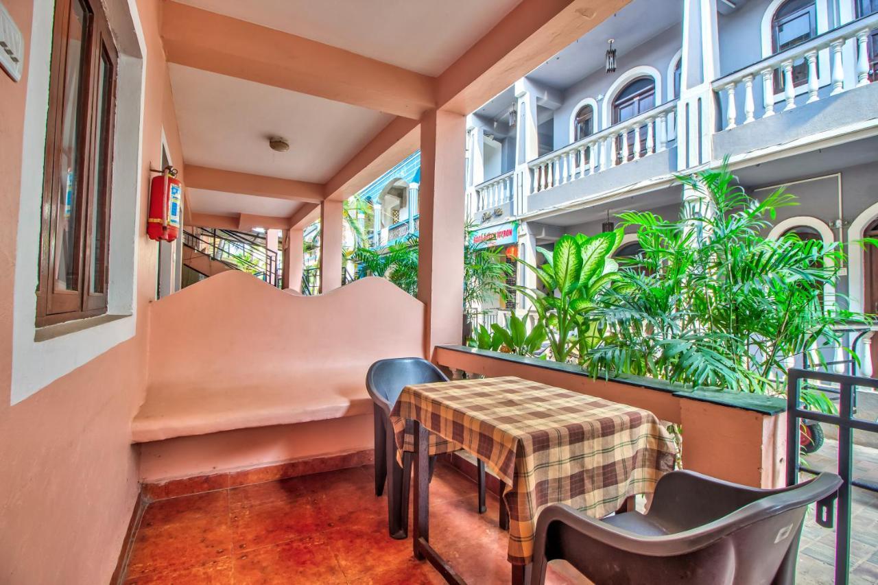 Stanleys Guest House Baga Exterior foto